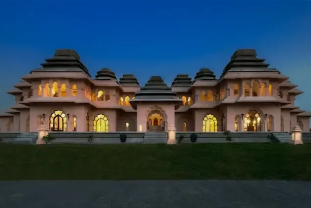 Evolve Back, Hampi