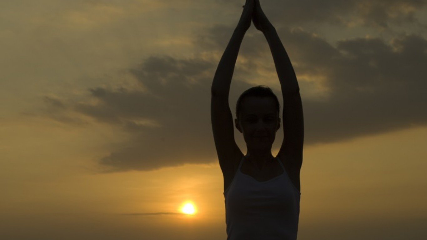 Mātrṛtva Nest – Ayurvedic Postpartum Care for Mother & Child